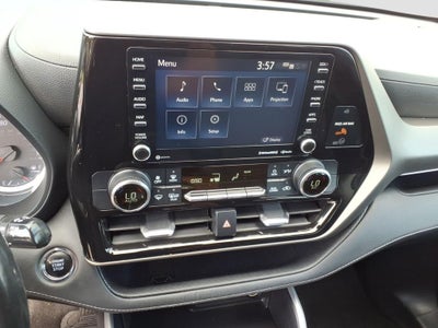 2022 Toyota Highlander LE