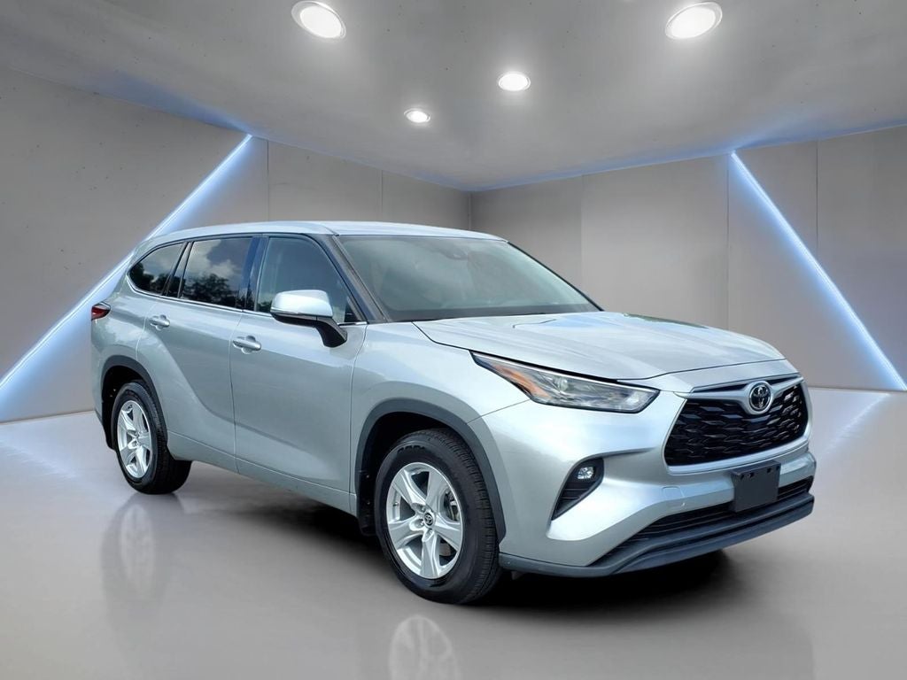 2022 Toyota Highlander LE