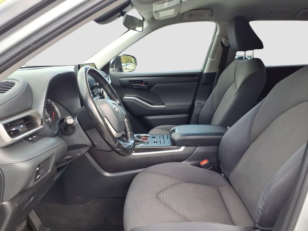2022 Toyota Highlander LE