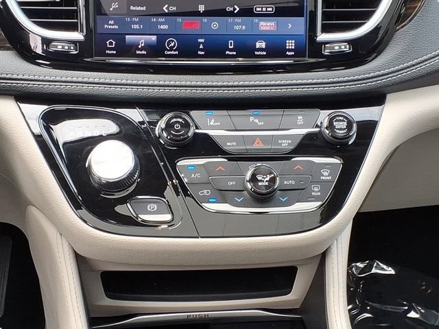 2023 Chrysler Pacifica Hybrid Limited
