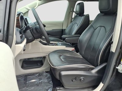 2023 Chrysler Pacifica Hybrid Limited