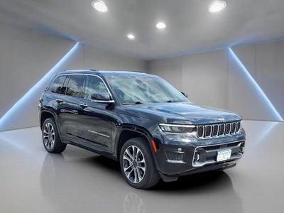 2023 Jeep Grand Cherokee Overland 4x2