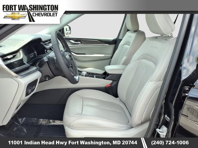 2023 Jeep Grand Cherokee Overland 4x2