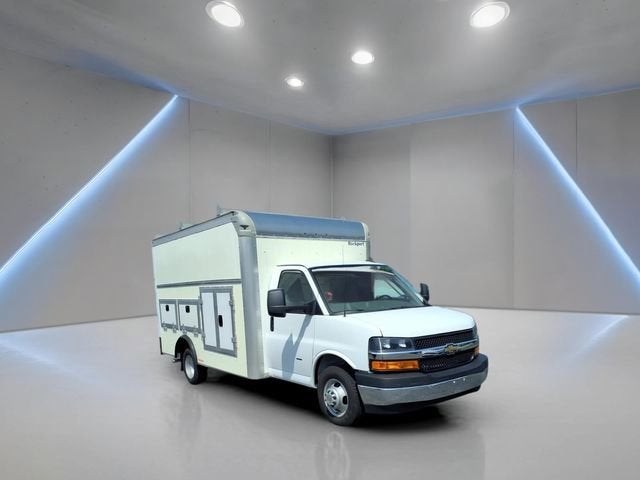 2022 Chevrolet Express Cutaway 3500 Work Van