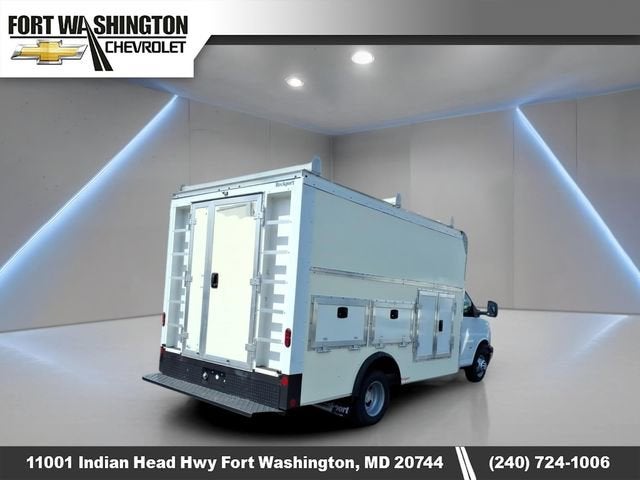 2022 Chevrolet Express Cutaway 3500 Work Van