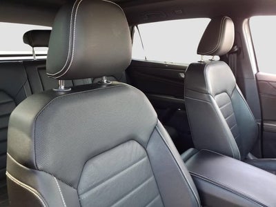 2024 Volkswagen Atlas Cross Sport 2.0T SEL R-Line