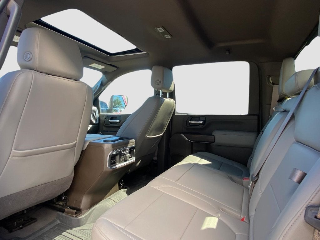 2023 GMC Sierra 2500HD SLT w/Duramax 6.6L V8 Turbodiesel