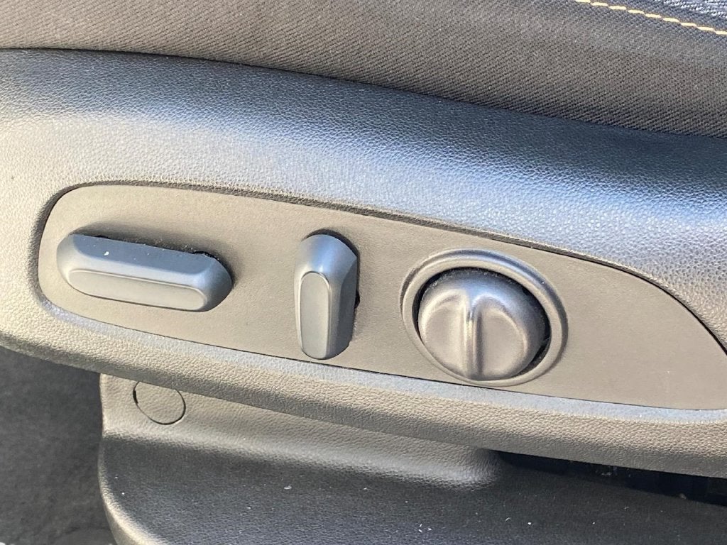 2022 Chevrolet Equinox LT w/ Power Sunroof