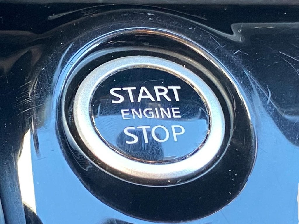 2024 Nissan Versa 1.6 SV