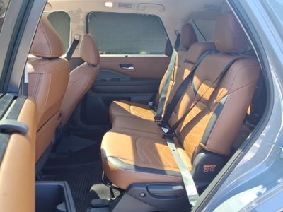 2023 Nissan Pathfinder Platinum