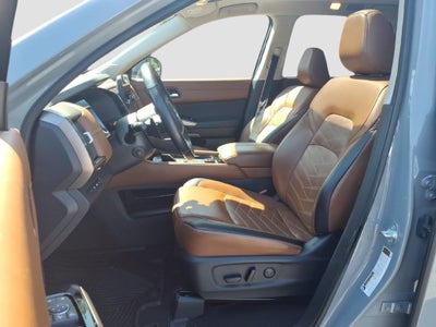 2023 Nissan Pathfinder Platinum