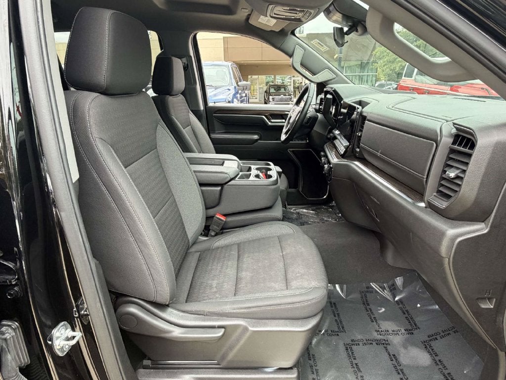 2025 Chevrolet Silverado 1500 LT LT1