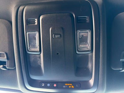 2022 Chevrolet Suburban 4dr 4x4
