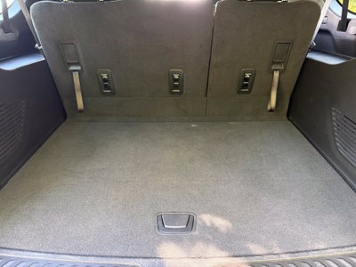 2022 Chevrolet Suburban 4dr 4x4