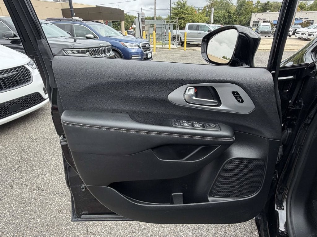 2025 Chrysler Pacifica Limited