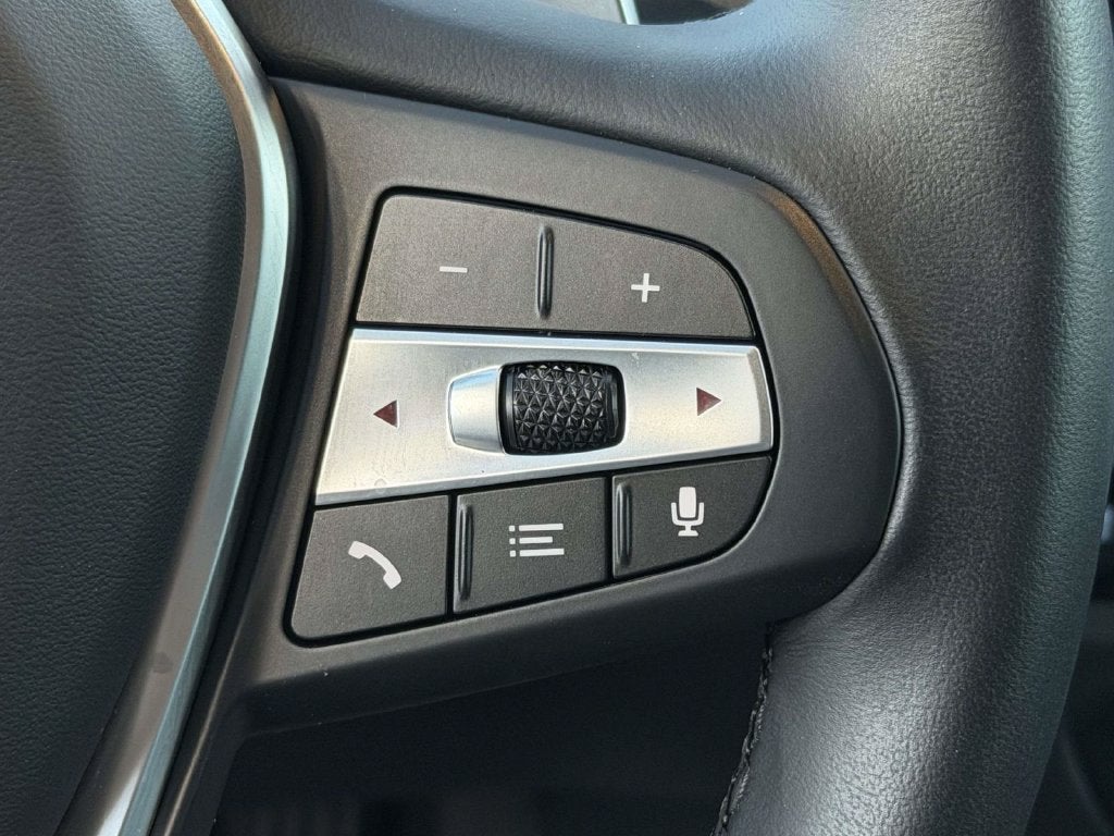 2024 BMW 3 Series 330i xDrive