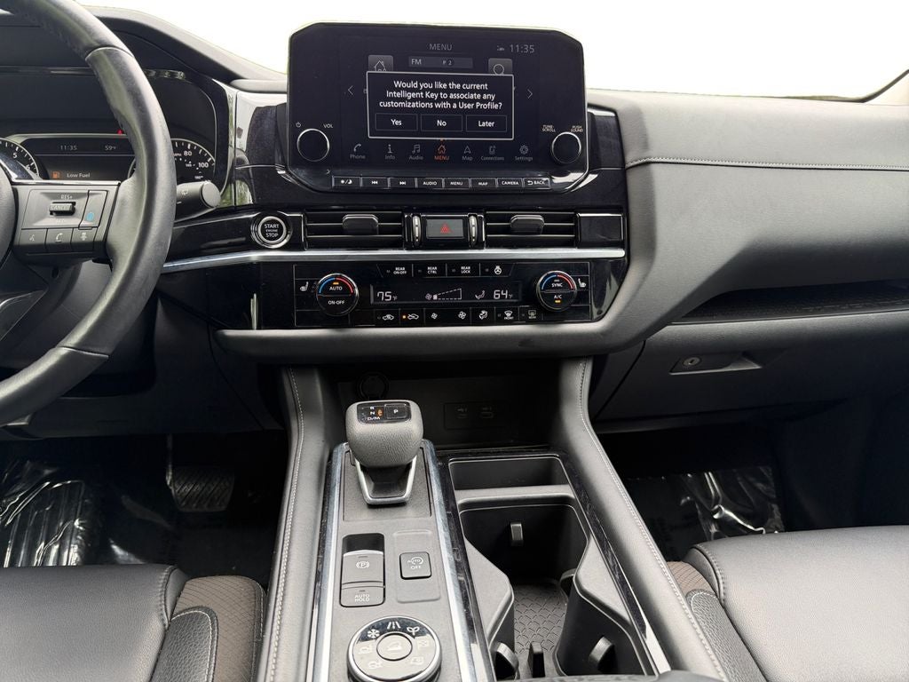 2023 Nissan Pathfinder SL