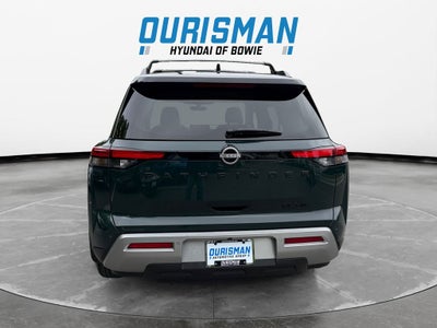 2023 Nissan Pathfinder SL