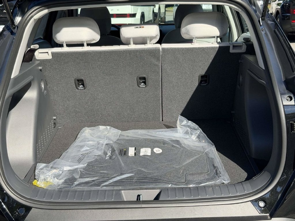 2027 Hyundai KONA SE