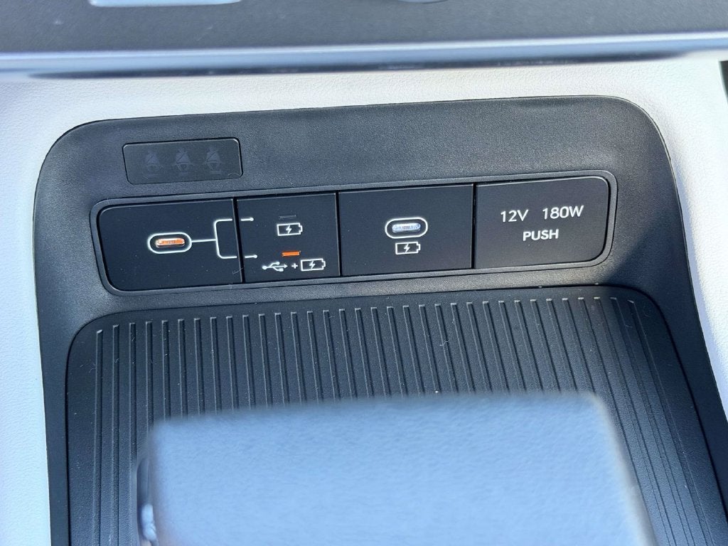 2027 Hyundai KONA SE