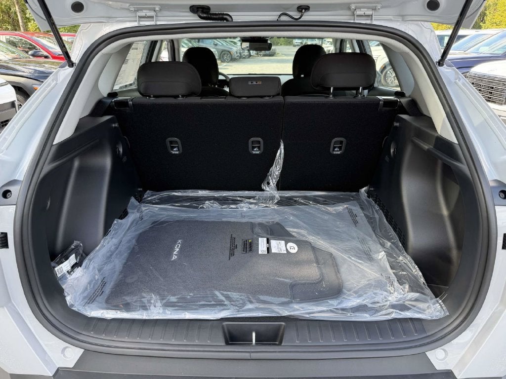 2027 Hyundai KONA SE