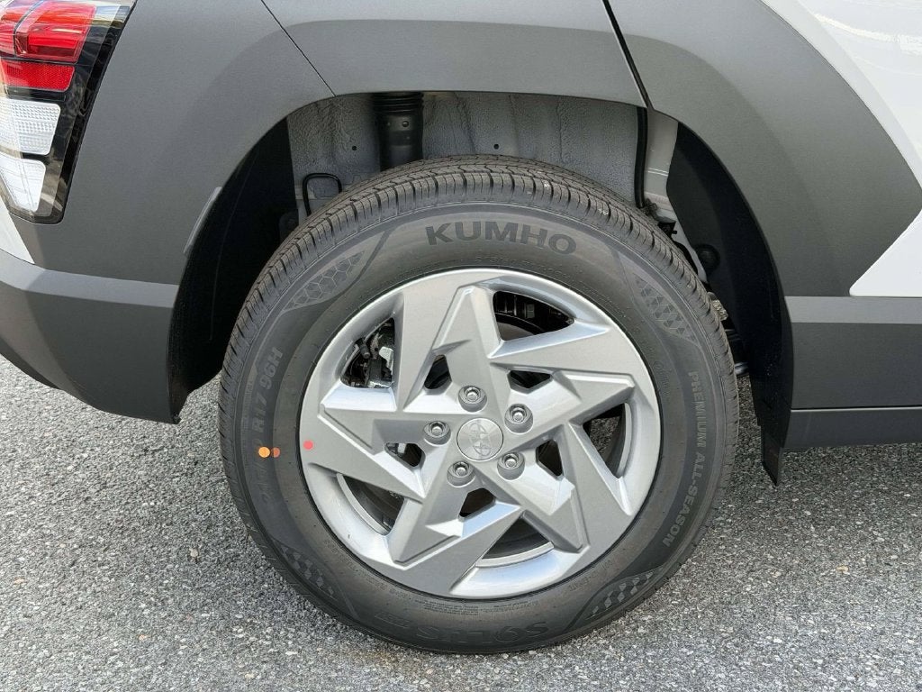 2027 Hyundai KONA SE