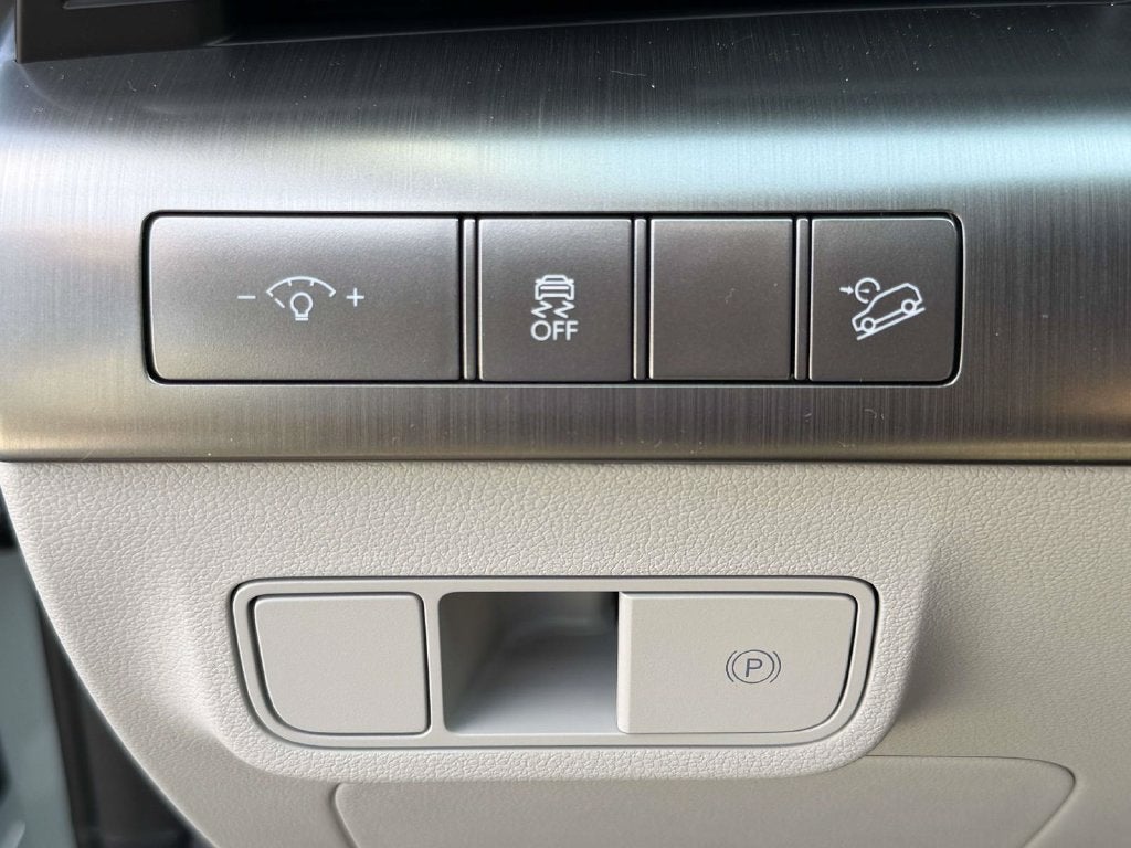 2027 Hyundai KONA SE