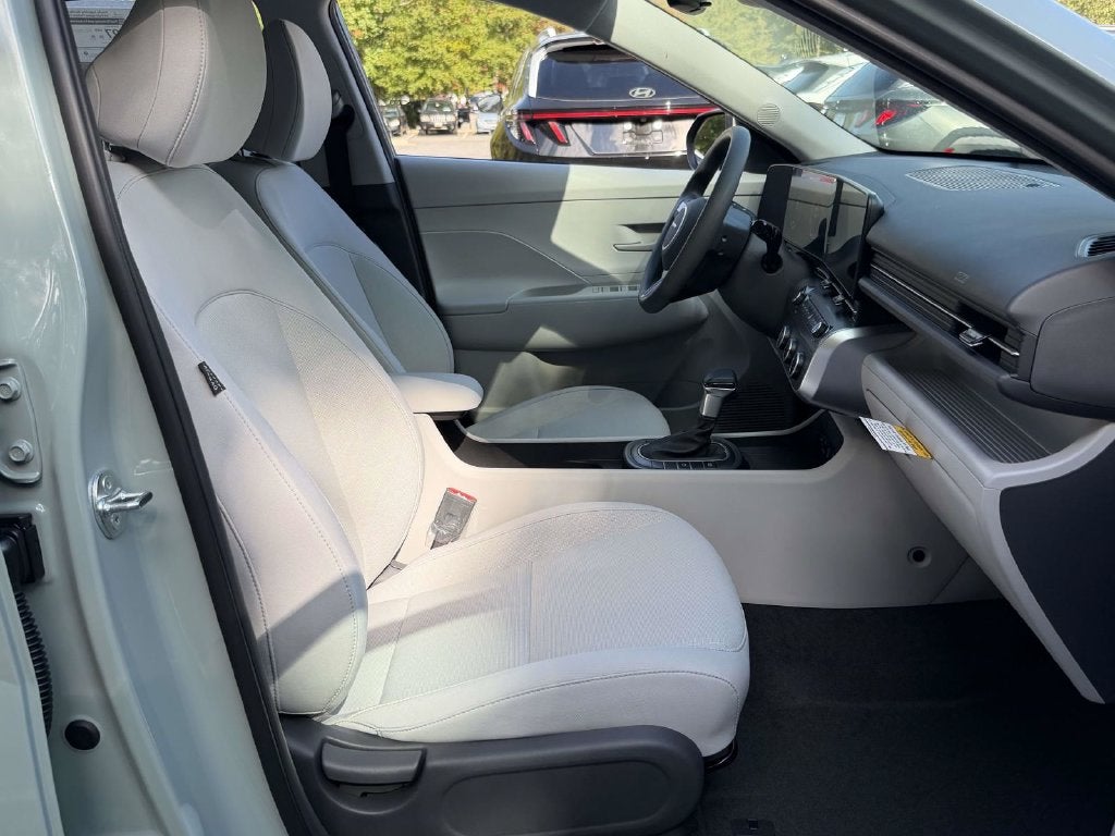 2027 Hyundai KONA SE
