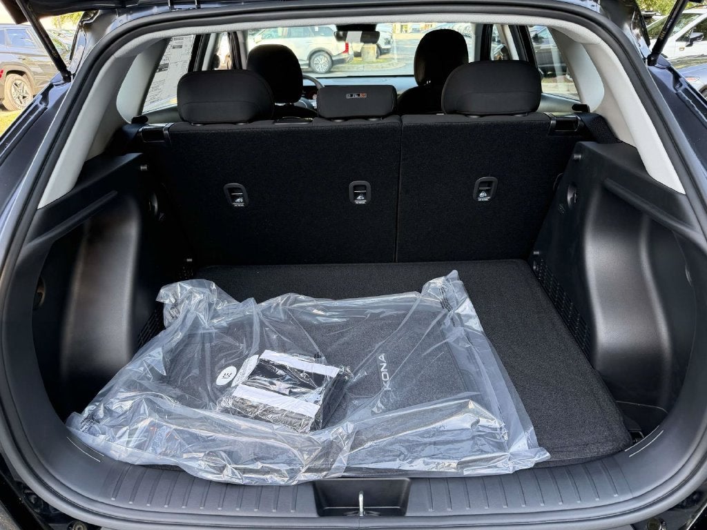 2027 Hyundai KONA SE