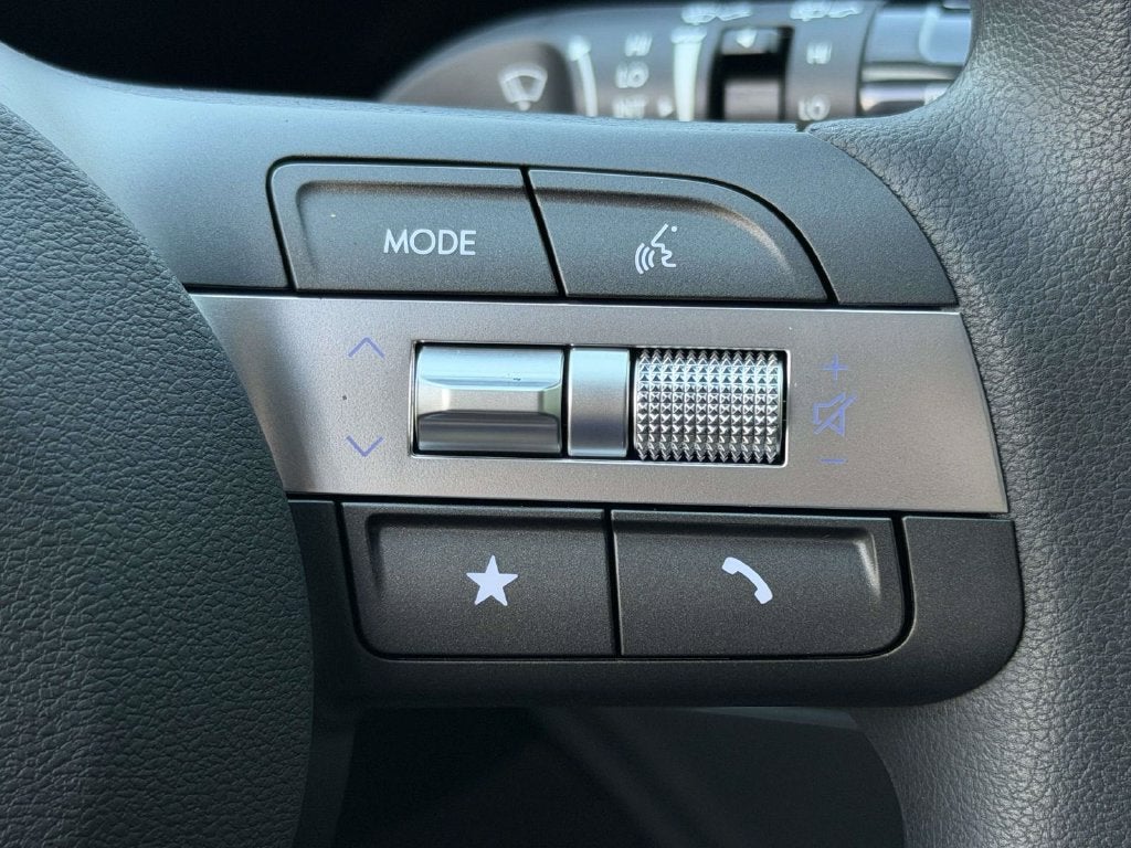 2027 Hyundai KONA SE