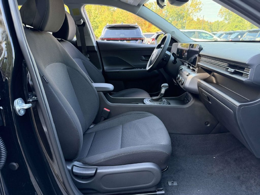 2027 Hyundai KONA SE