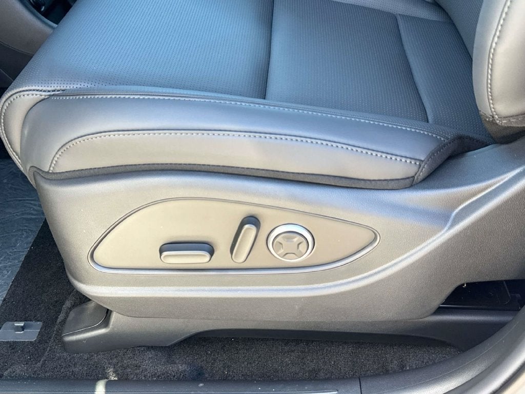 2027 Hyundai PALISADE HYBRID SEL Premium 8 Passenger