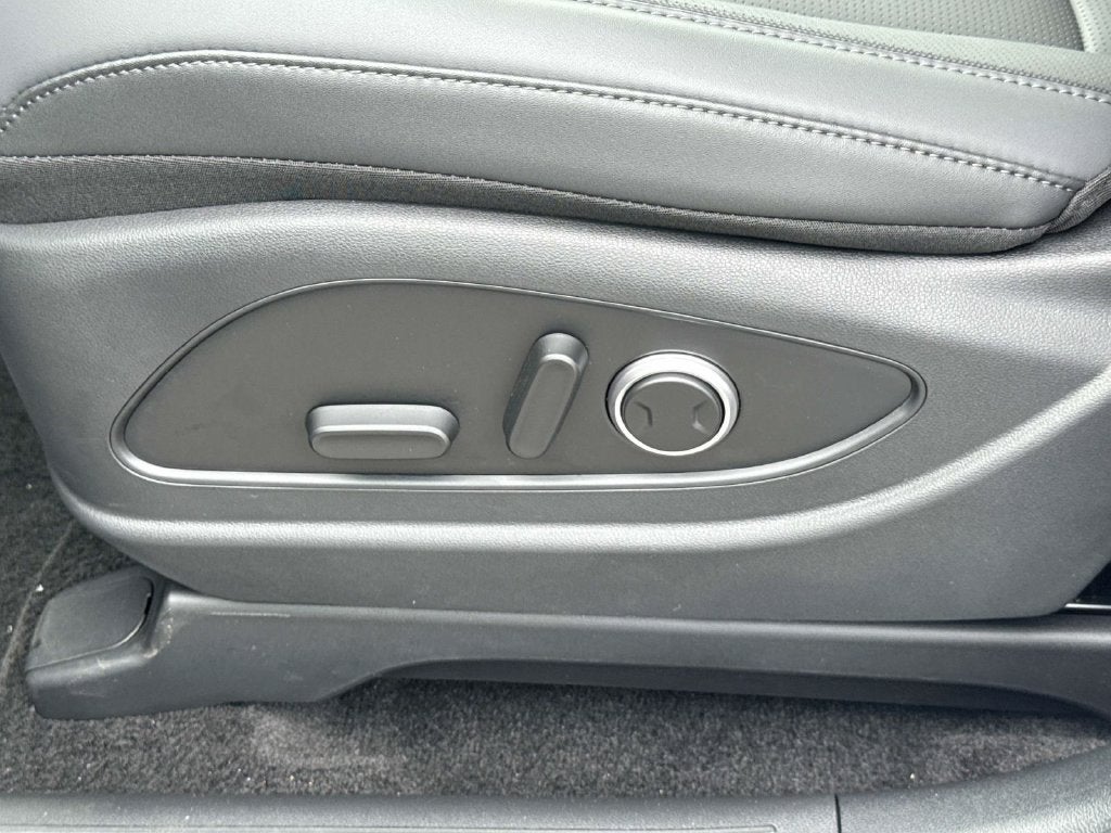 2027 Hyundai PALISADE HYBRID Blue SEL 8 Passenger