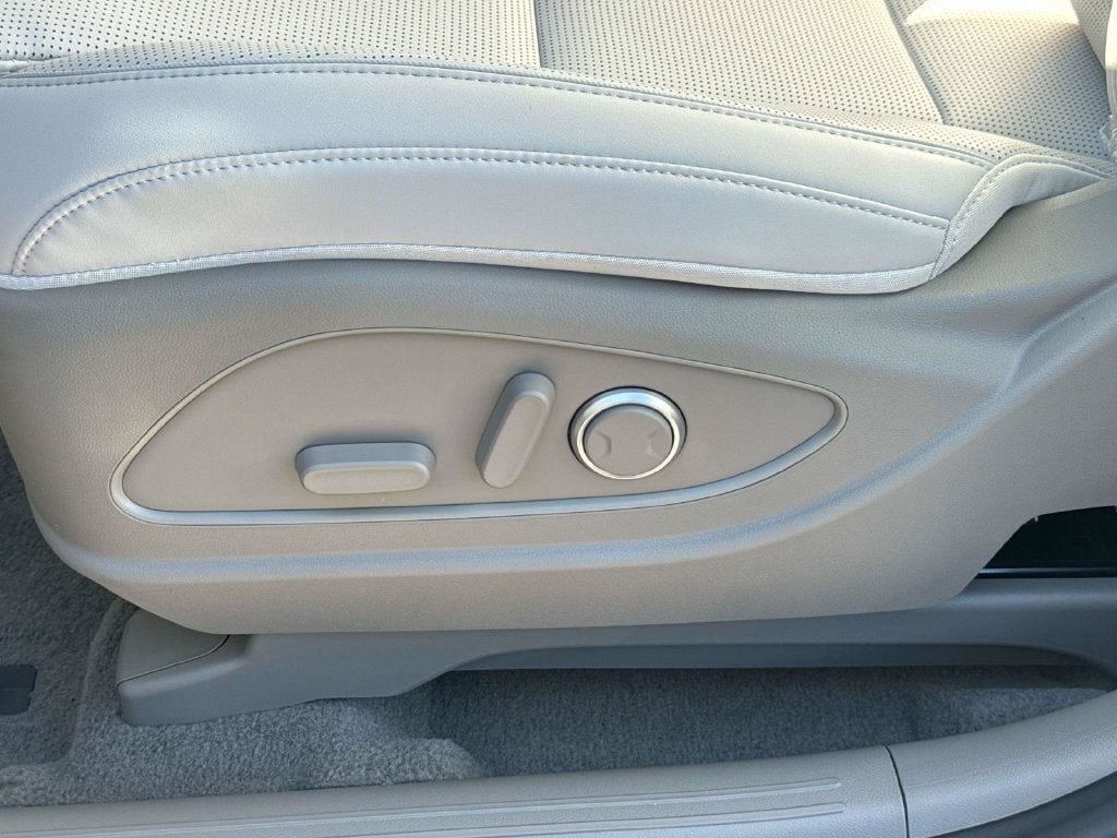 2027 Hyundai PALISADE SEL 8 Passenger