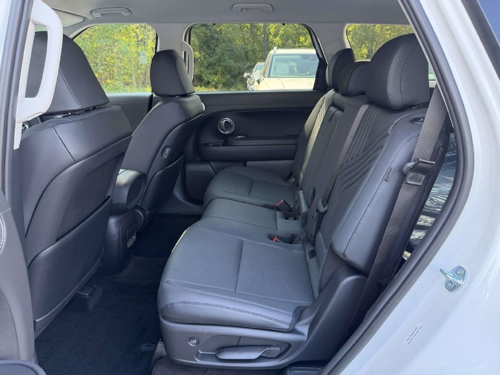 2027 Hyundai PALISADE SEL 8 Passenger