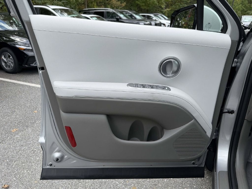 2027 Hyundai PALISADE SEL 8 Passenger