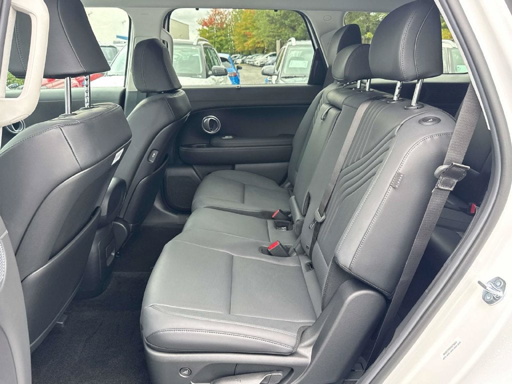 2027 Hyundai PALISADE HYBRID SEL 8 Passenger
