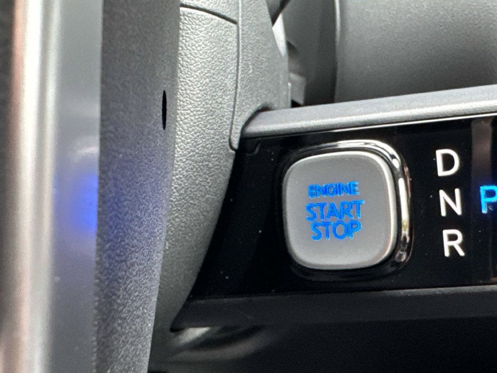 2027 Hyundai PALISADE HYBRID SEL 8 Passenger