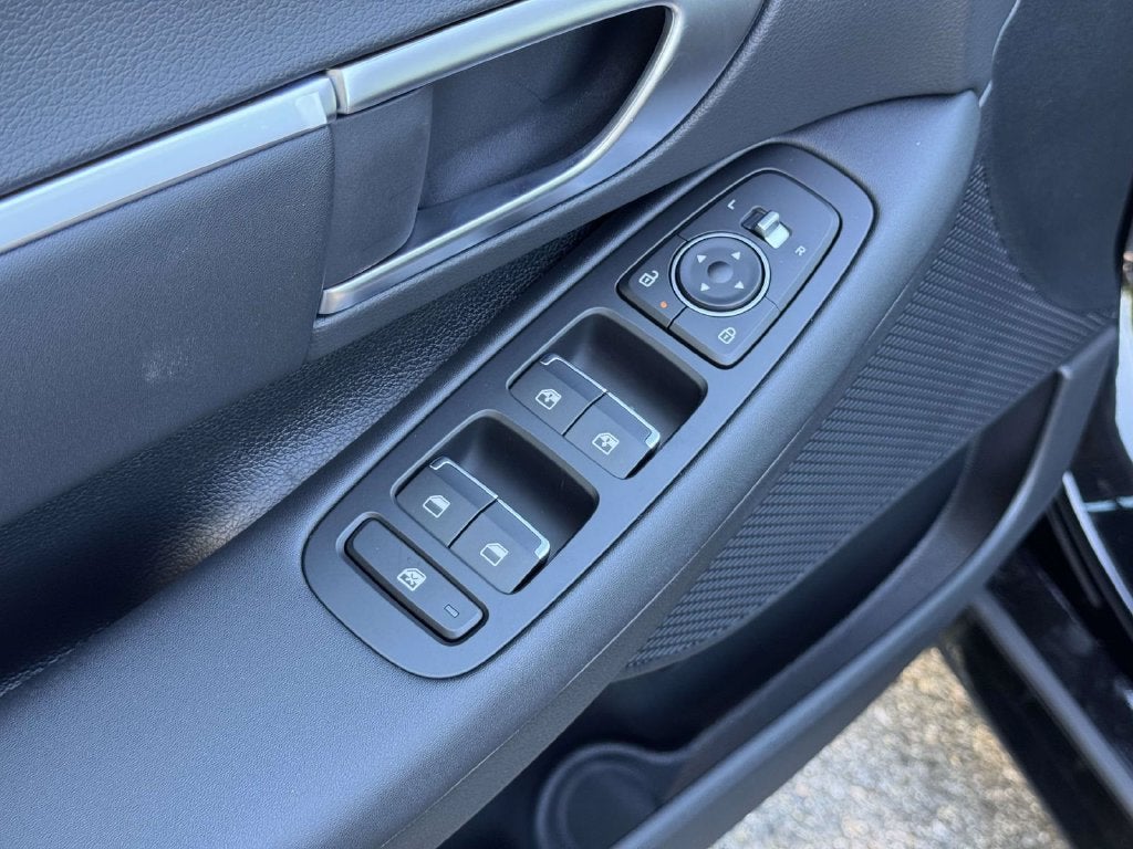 2027 Hyundai SONATA HYBRID SEL