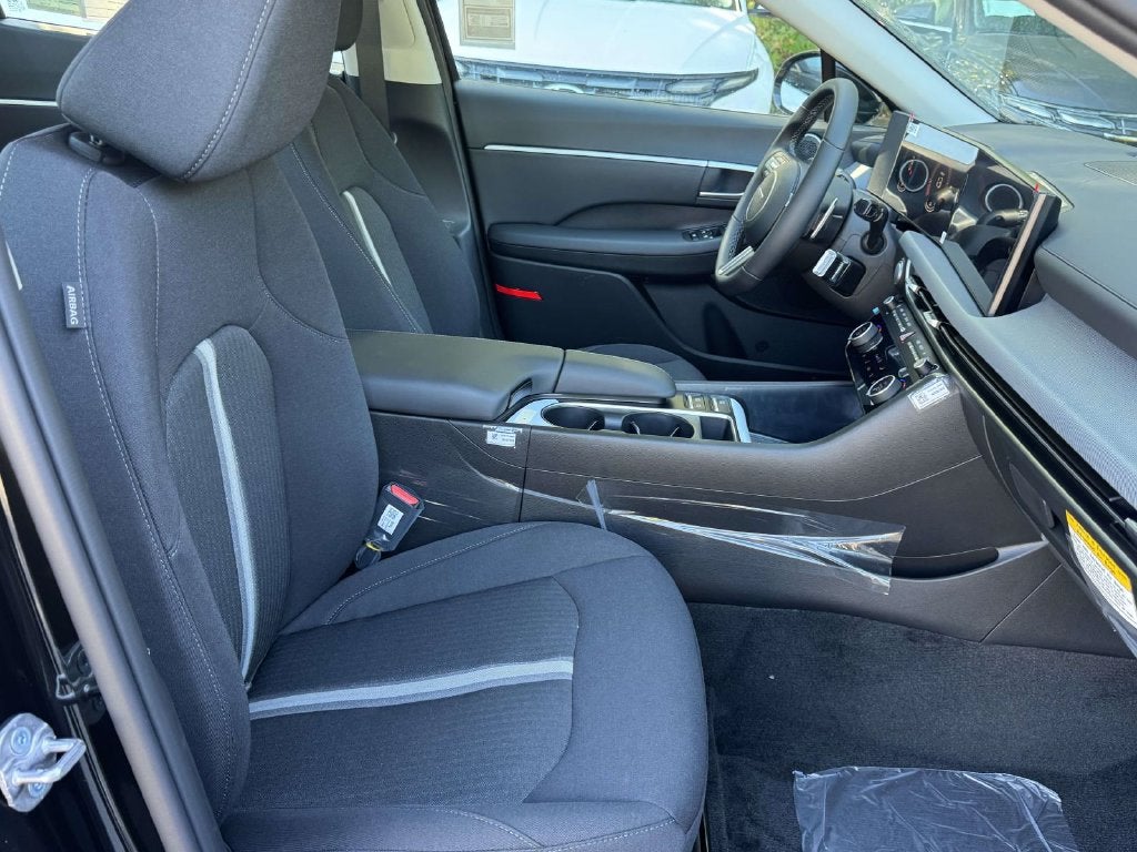 2027 Hyundai SONATA HYBRID SEL