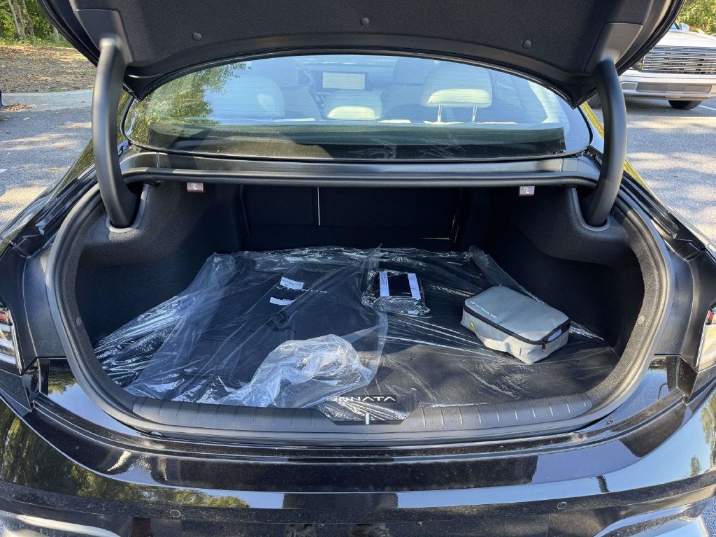 2027 Hyundai SONATA HYBRID Limited
