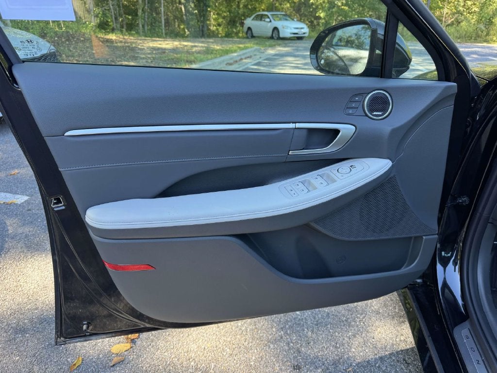 2027 Hyundai SONATA HYBRID Limited