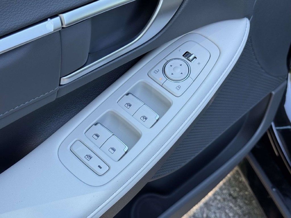 2027 Hyundai SONATA HYBRID Limited