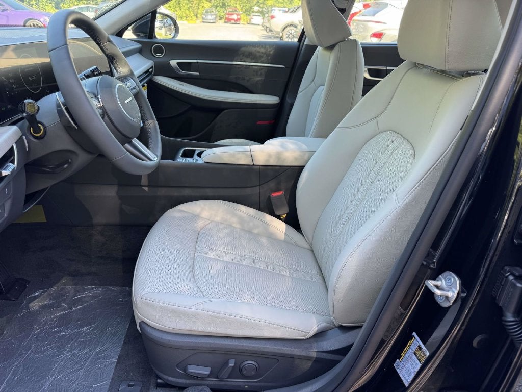 2027 Hyundai SONATA HYBRID Limited