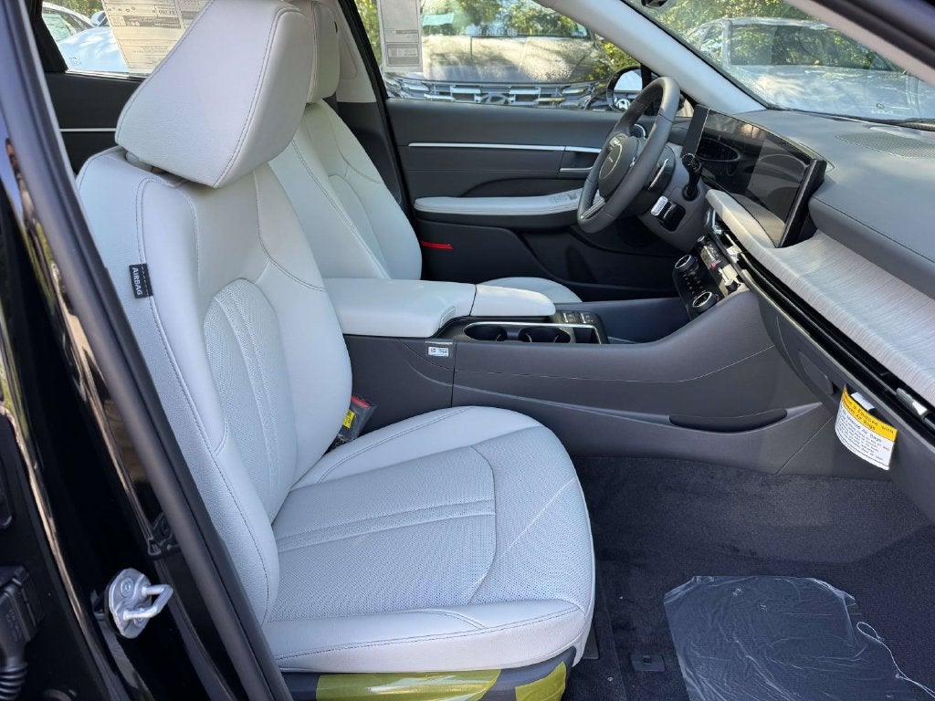 2027 Hyundai SONATA HYBRID Limited