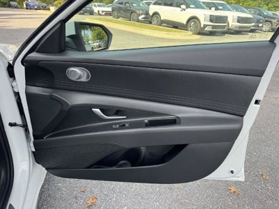 2026 Hyundai ELANTRA SE