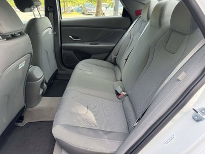 2026 Hyundai ELANTRA SE