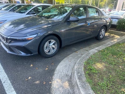 2026 Hyundai ELANTRA SE