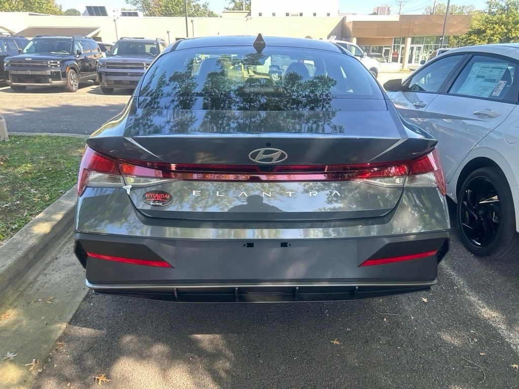 2026 Hyundai ELANTRA SE