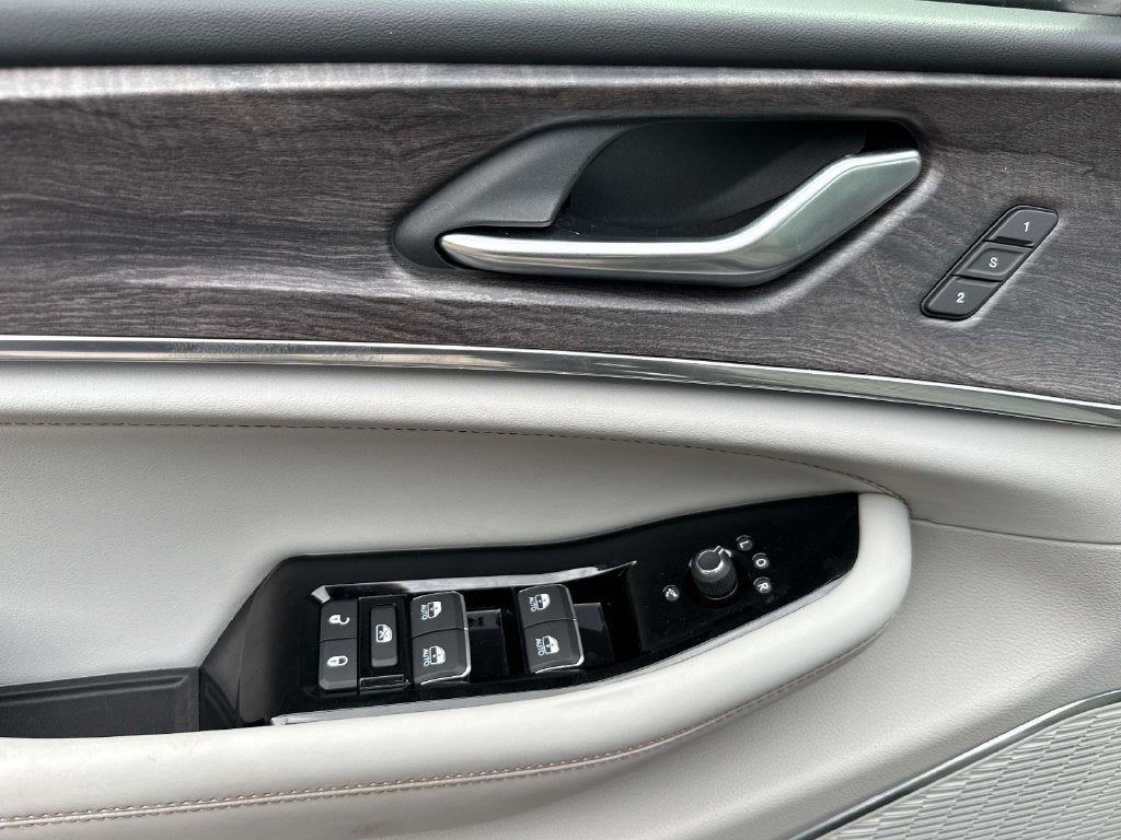 2023 Jeep Grand Cherokee Overland 4x2